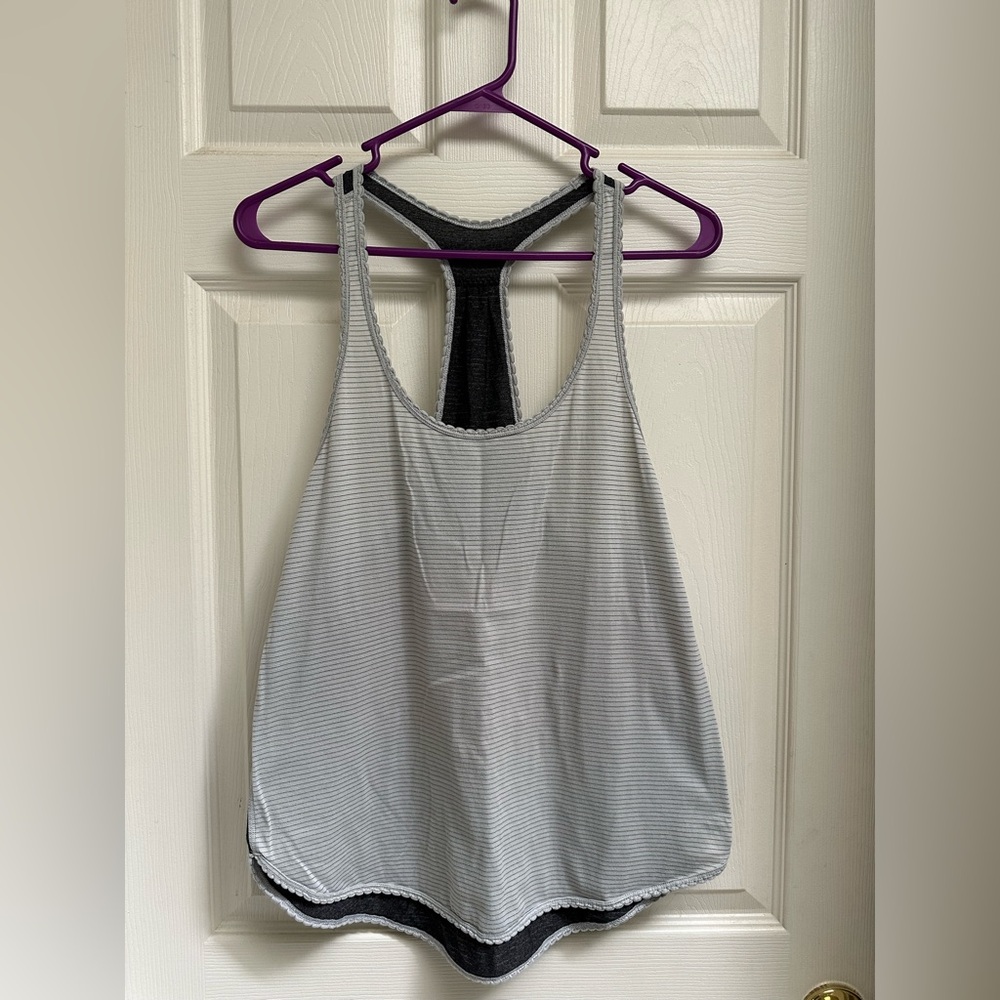 Lululemon 105F Singlet - size 4